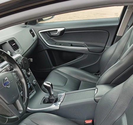 Volvo V60 cena 46500 przebieg: 197000, rok produkcji 2016 z Pyzdry małe 667